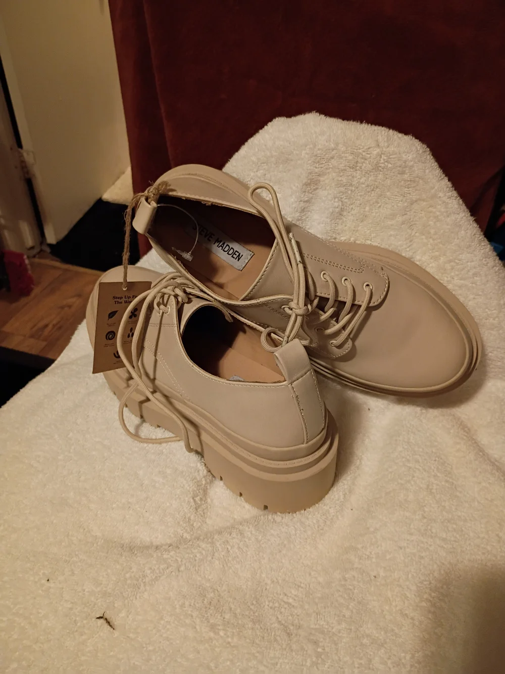 Steve Madden Women's Beige Platform Lace-Up Oxfords